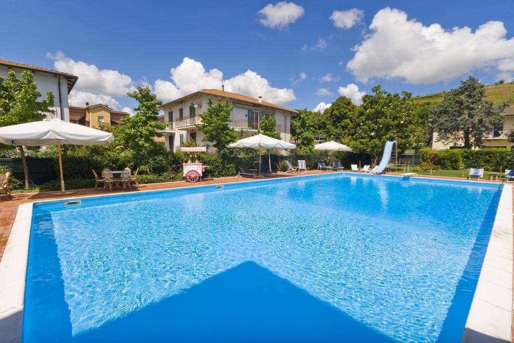 Hotel Giardino San Lorenzo in Campo Εξωτερικό φωτογραφία